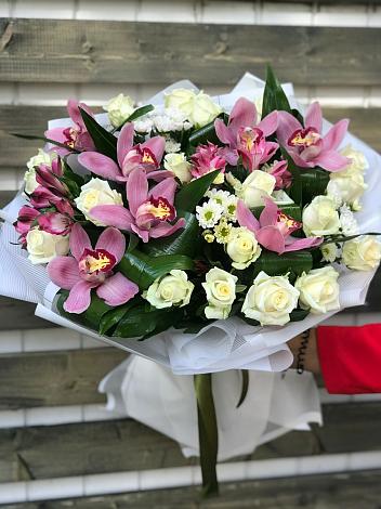 Букет цветов из: Розы и Хризантемы в Большие Березники Мордовия