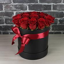 Цветочная композиция из Розы в шляпной коробке #REPLACE_PRED# Большие Березники Мордовия
