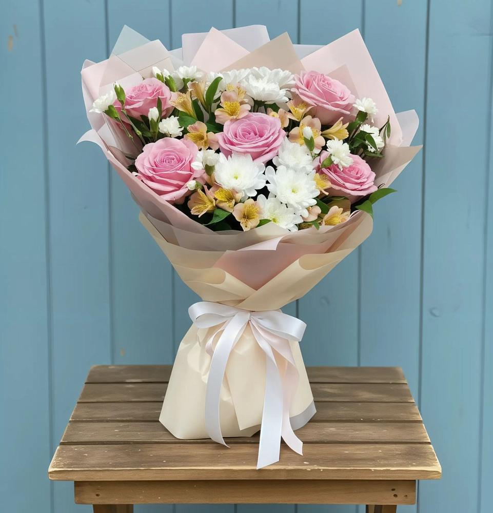 Букет цветов из: Гвоздики, Орхидеи и Розы в Большие Березники Мордовия